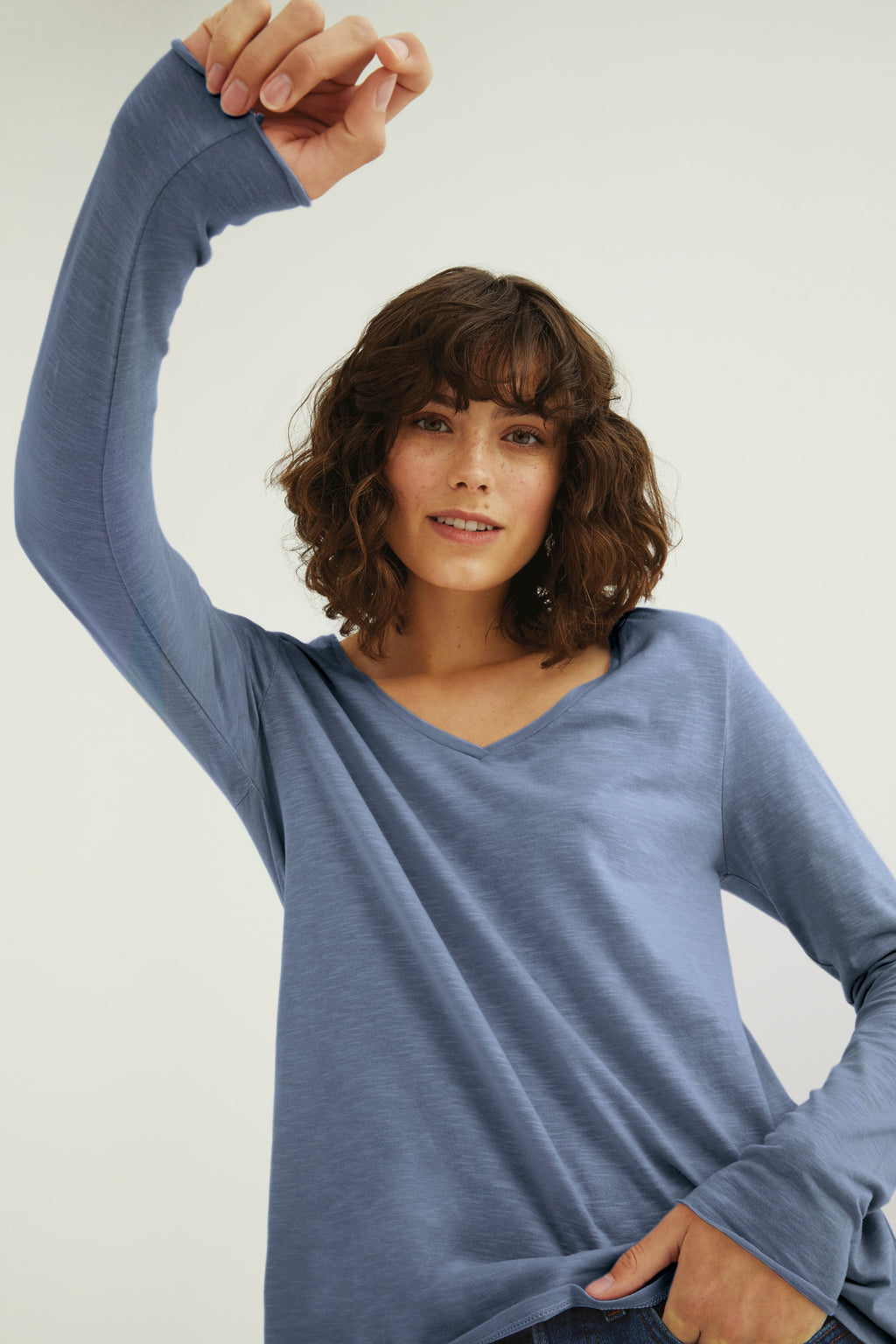 Long sleeve V-neck t-shirt