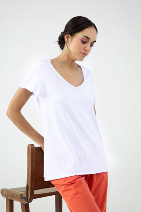 Rebecca Damen T-Shirt mit V-Ausschnitt und kurzen Ärmeln Weiß