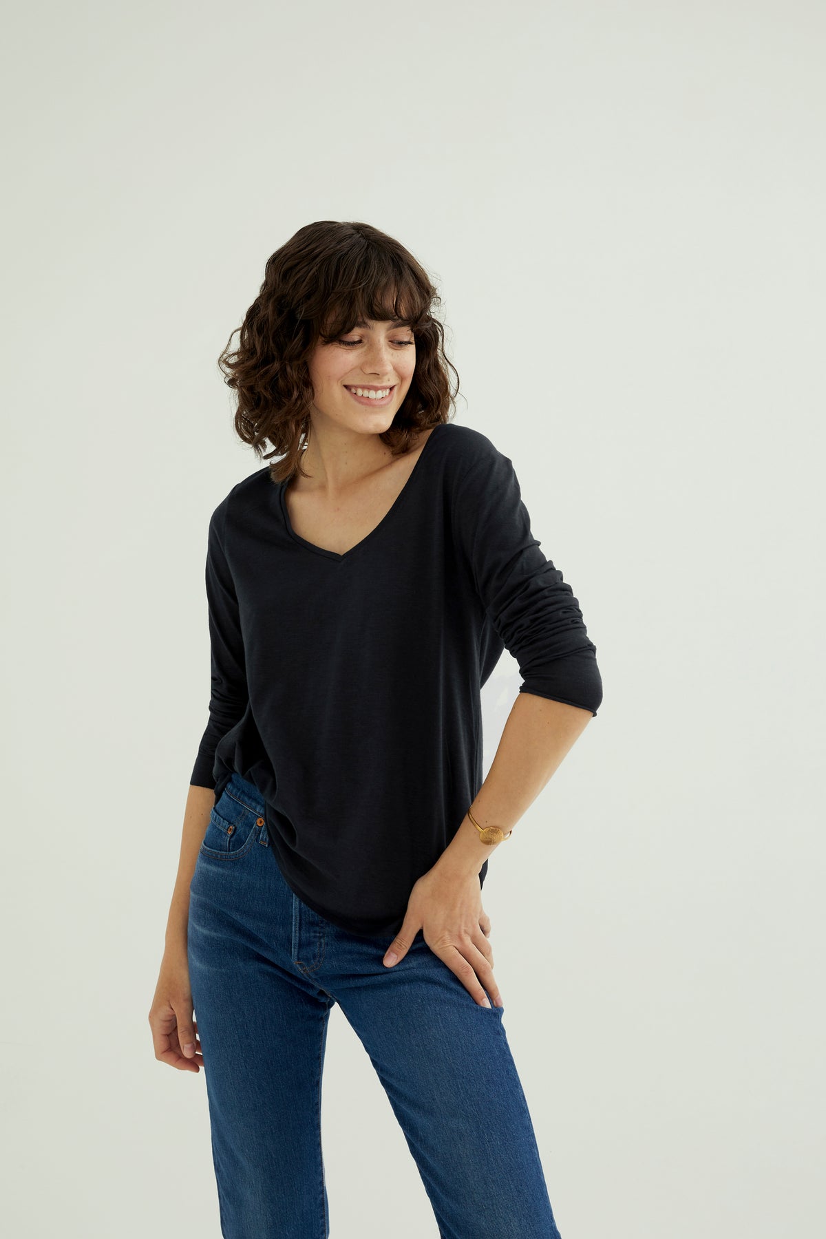 Esterella Damen T-Shirt mit V-Ausschnitt und langen Ärmeln Anthra
