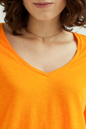 Esterella Frauen T-Shirt mit V-Ausschnitt und langen Ärmeln Flamme Orange
